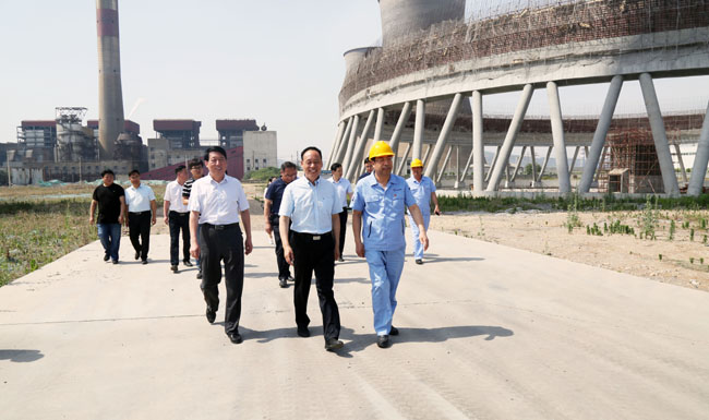洛陽(yáng)市政協(xié)黨組副書記、副主席張世敏到萬基?2×60萬千瓦機(jī)組工地調(diào)研