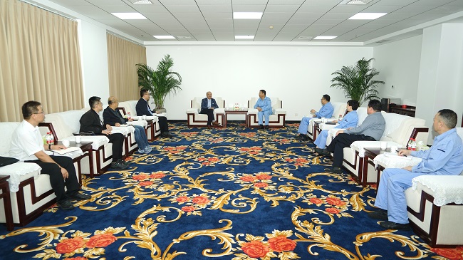 中鋁寧夏能源集團黨委書記、董事長丁吉林一行到萬基控股集團調研