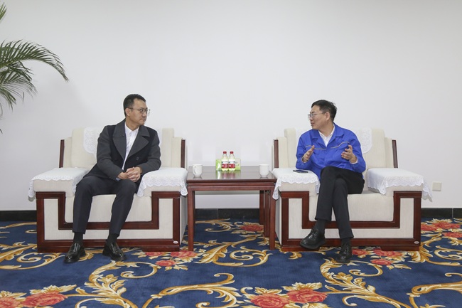 中國進(jìn)出口銀行河南省分行黨委委員、副行長陳卓一行 到萬基控股集團(tuán)調(diào)研