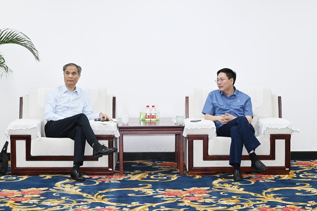 中原證券股份有限公司黨委副書記、總經(jīng)理李昭欣一行到萬基控股集團調研
