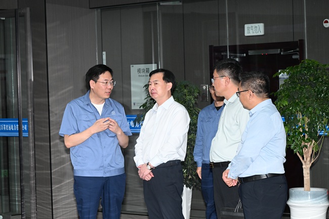 洛陽市發(fā)改委黨組書記、主任關宇飛一行到萬基控股集團調研